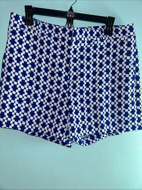 Banana Republic Blue and White Geometric woman